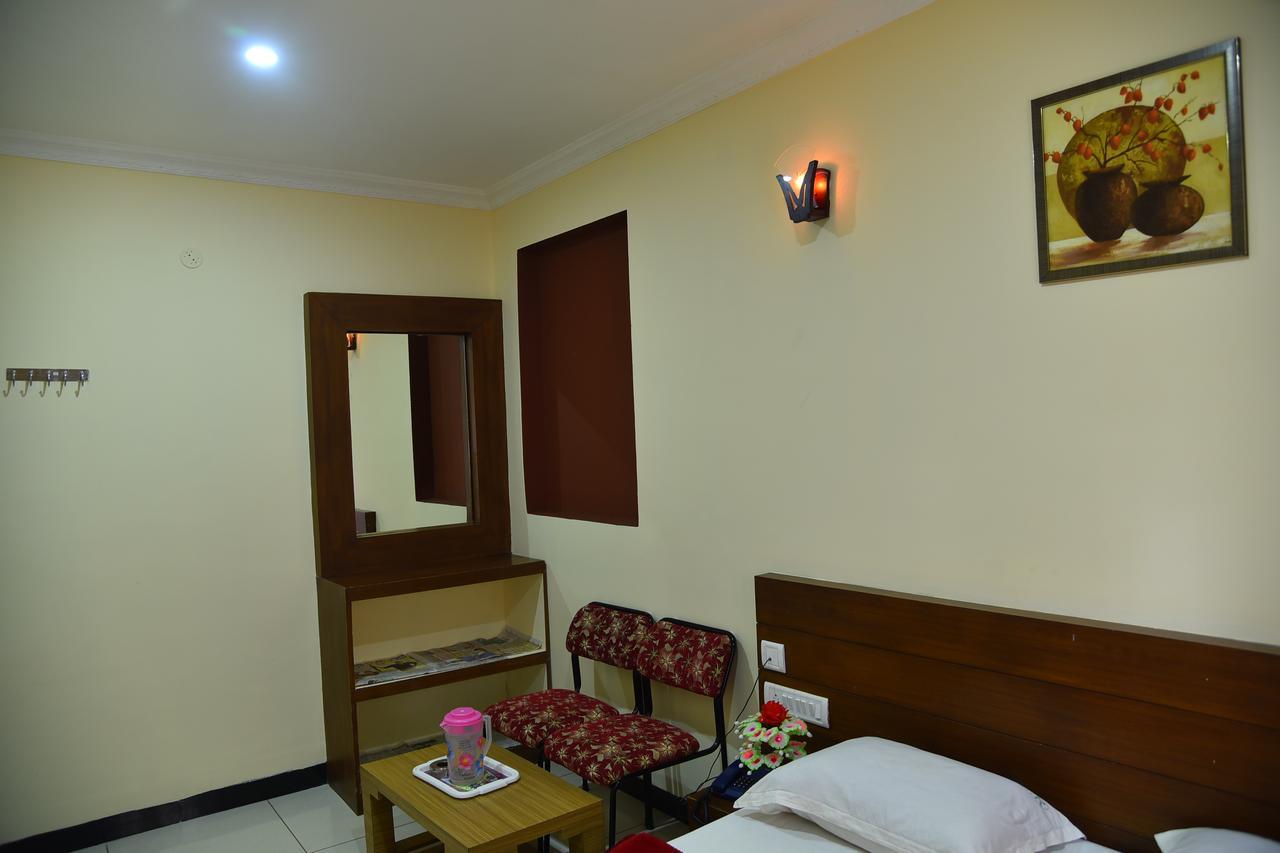 Ezhil Residency Hotell Kodaikanal Eksteriør bilde